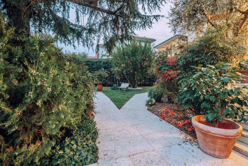ديسينسانو ديل غاردا Bed&Breakfast Relax In The Lake المظهر الخارجي الصورة